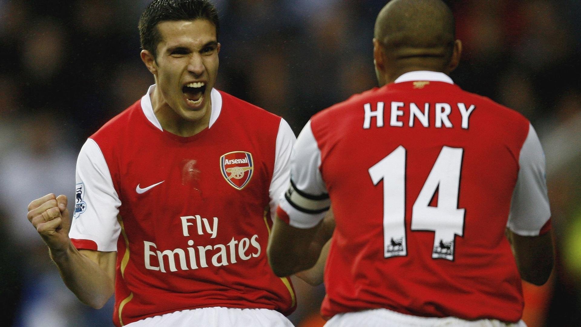 世界残疾人铁人三项赛 义肢选手冲线画面感人